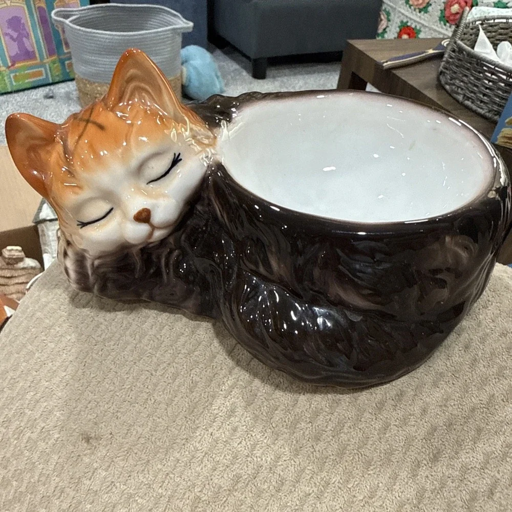Vintage Hand Painted Porcelain Cat Bowl Unknown Maker No Chips‎ Or Cracks